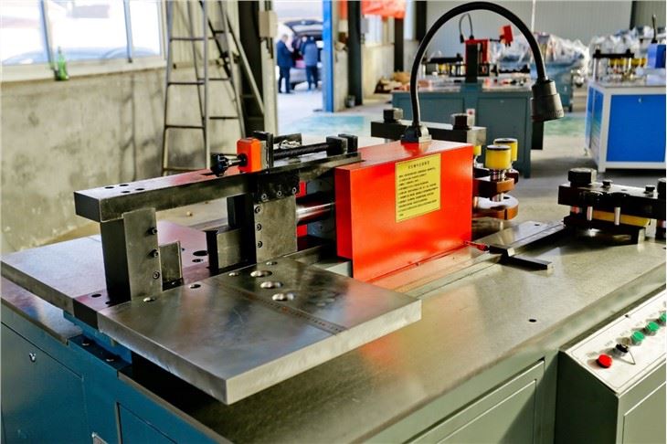 High Quality CNC Hydraulic 3 In1 Busbar Processing Machine For Copper
